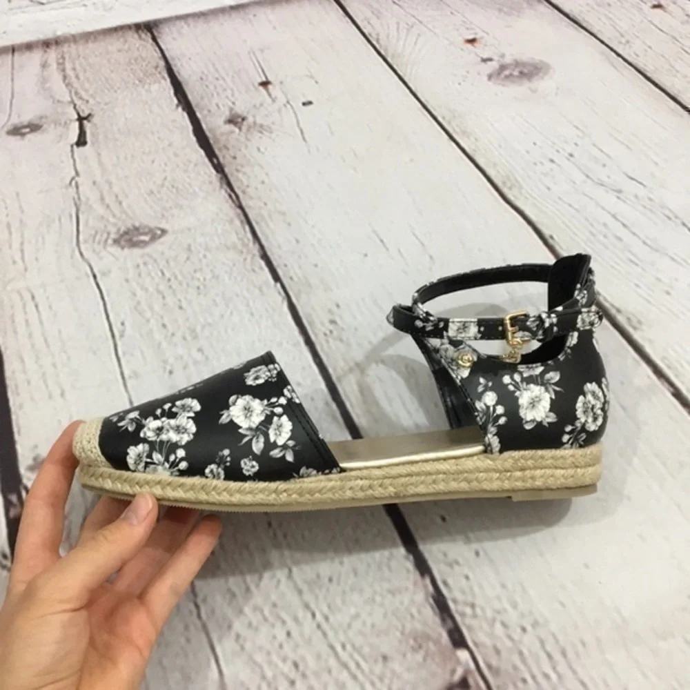 New Guess vegan leather black & white floral espadrilles ankle strap with box